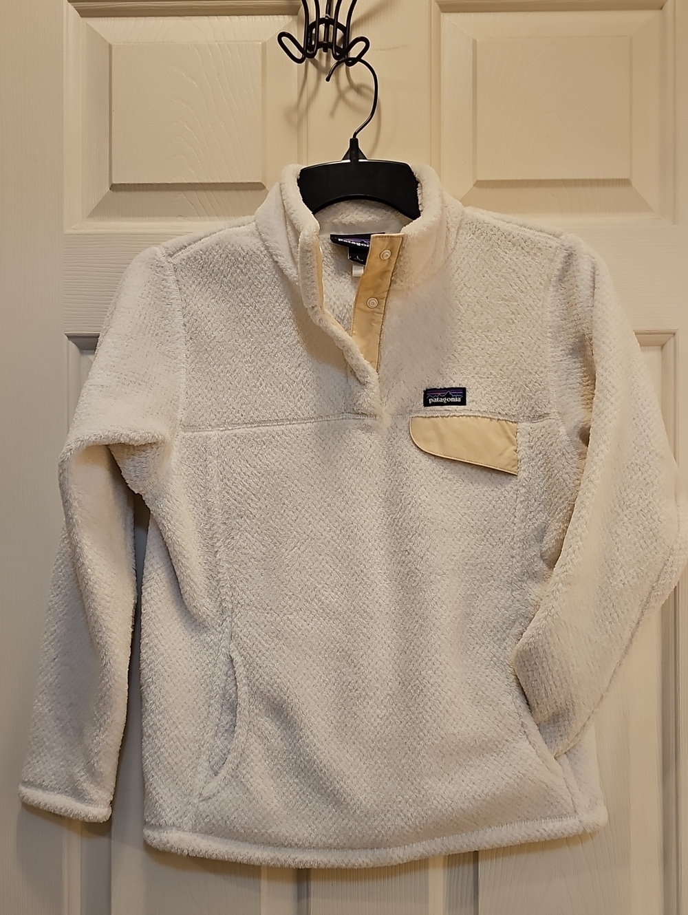 Patagonia Kids Size L or 12 Creamy White Fleece Pullover with Tan Snap Pocket